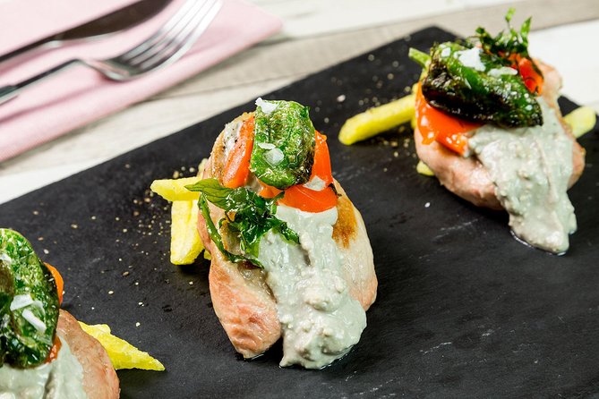 10 Tapas Cooking Class Experience in Madrid with Sangria - Madrid tapas at 4:00 pm: where you meet and what the timing means