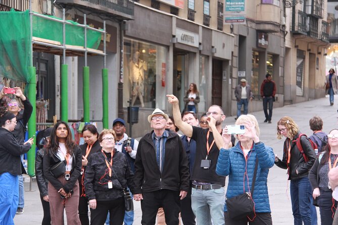 Avila & Segovia Tour with Tickets to Monuments from Madrid - How the Guide, Headphones, and Group Setup Work
