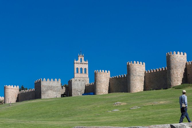 Avila with Walls and Segovia with Alcazar from Madrid - Segovia first: Roman aqueduct in the morning light