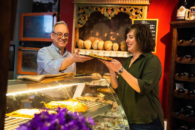 De Mercados: A Neighborhood Market and Food Tour - Plaza de San Ildefonso: a quick history reset mid-walk