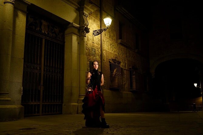 Evening Walking Tour: Spanish Inquisition & Legends of Old Madrid - The Period-Costumed Storyteller: Why the Tour Feels Like Theater
