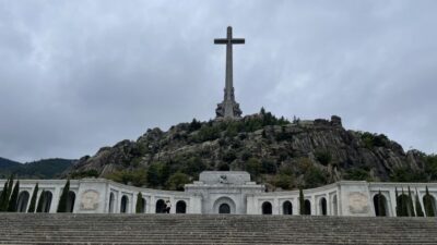 From Madrid: Escorial Monastery and the Valley of the Fallen - San Lorenzo del Escorial: a Felipe II royal project you can actually understand