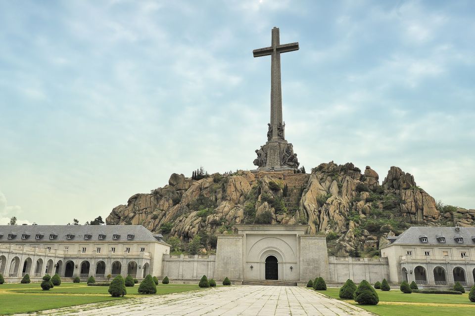 From Madrid: Escorial Monastery & Valley of the Fallen Trip - From Madrid to El Escorial: what the ride and timing really mean