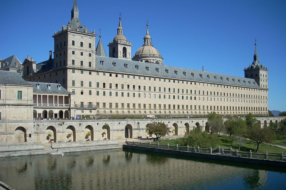 From Madrid: Escorial Monastery & Valley of the Fallen Trip - Habsburg Palace and the kings and princes mausoleums: what to look for