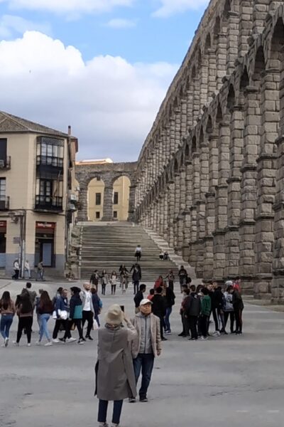 From Madrid: Half-Day or Full-Day Trip to Segovia - Plaza del Azoguejo and the Segovia Aqueduct: the UNESCO moment