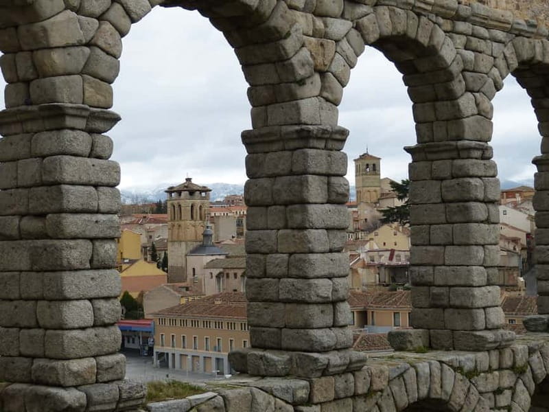 From Madrid: Segovia Guided Afternoon Tour - Main thoroughfare stroll: St. Real, Mirador de la Canaleja, and quick viewpoint wins