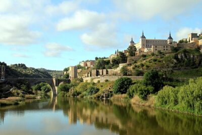 From Madrid: Segovia & Toledo with Alcazar and Cathedral - Alcázar of Segovia inside: tickets included, views included