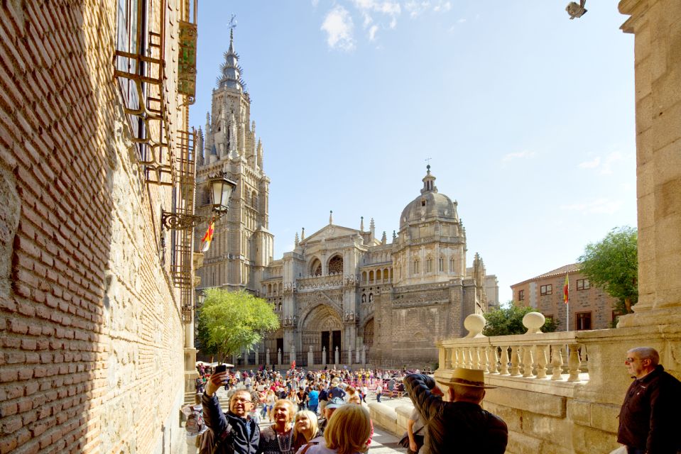 From Madrid: Toledo Guided Day Trip - Mirador del Valle: your first Toledo photo stop before the walking starts