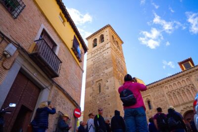 From Madrid: Toledo Guided Day Trip - Meeting at VPT Tours & Activities on Ferraz Street and the coach ride rhythm