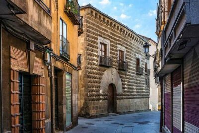 Full Day Tour to Avila & Segovia from Madrid - Ávila’s Las Murallas: why these walls are a real character
