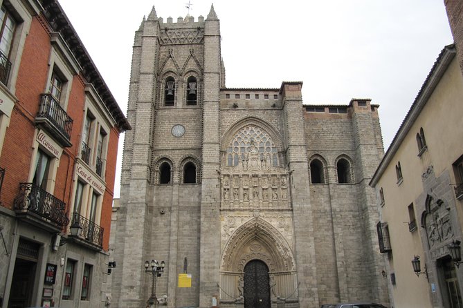 Full Day Tour to Avila & Segovia from Madrid - Free time in each city: how to use it without missing the group
