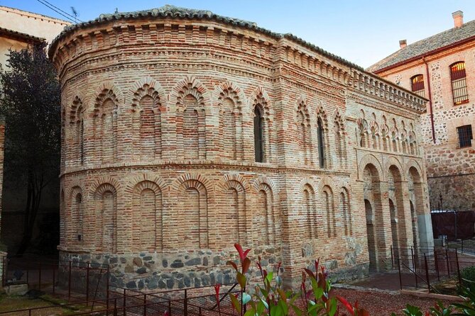 Full Toledo with 3 Monuments and Optional Cathedral from Madrid - Santa María la Blanca Synagogue: Jewish Toledo, Up Close