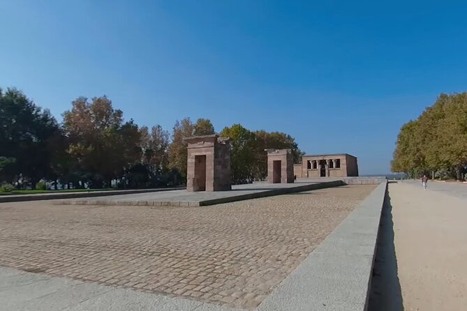 Historic Madrid Virtual Reality Experience with an Official Guide - 3-D VR on Foot: What This Tour Feels Like