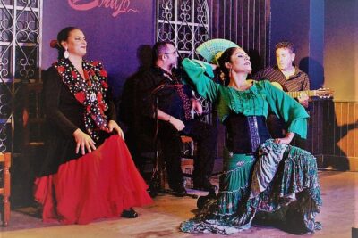 Local Flamenco Show with dinner at El Cortijo - Dinner at 8:30 pm: gazpacho and the shared-plate style