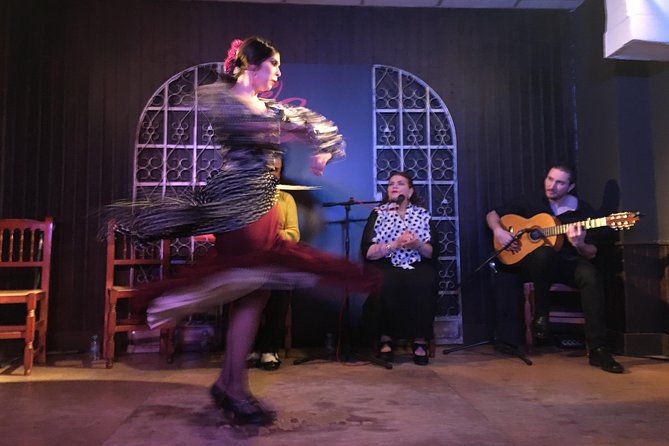 Local Flamenco Show with dinner at El Cortijo - Neighborhood reality check: what to do if you’re worried about location