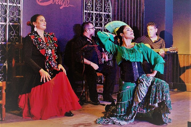 Local Flamenco Show with dinner at El Cortijo - Dinner at 8:30 pm: gazpacho and the shared-plate style