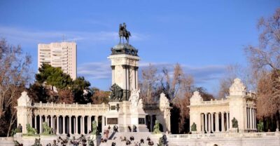 Madrid: 1.5-Hour Retiro Park Guided Walking Tour - Getting Oriented at the Start: Meeting Point and Pace