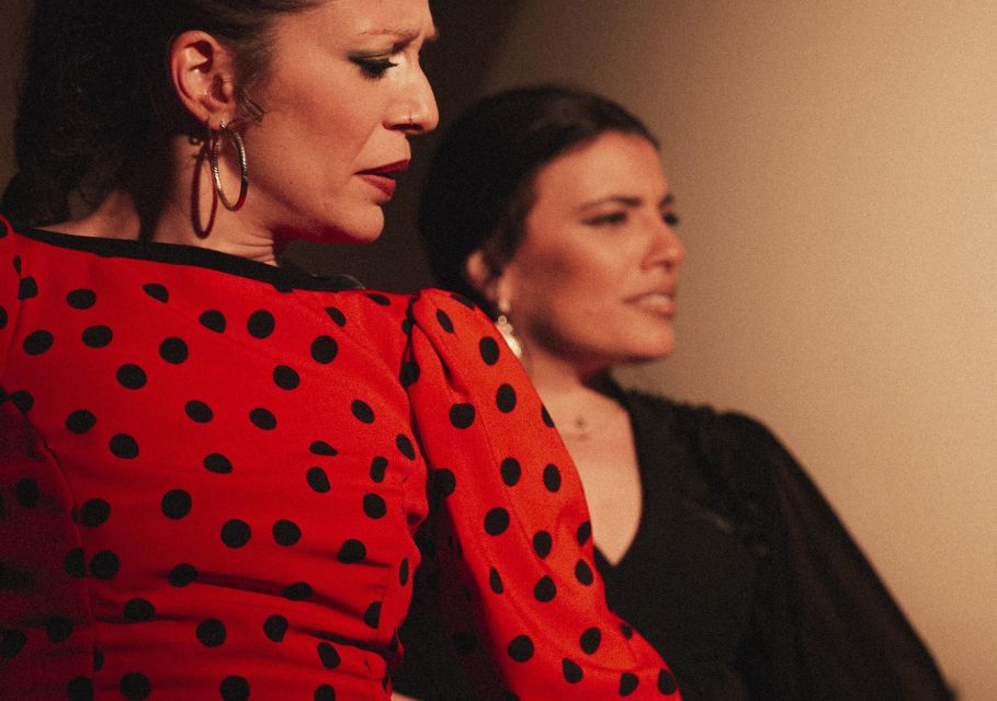 Madrid: 1-Hour Traditional Flamenco Show at Centro Cultural - Centro Cultural Flamenco: A 55-minute show that keeps its promise