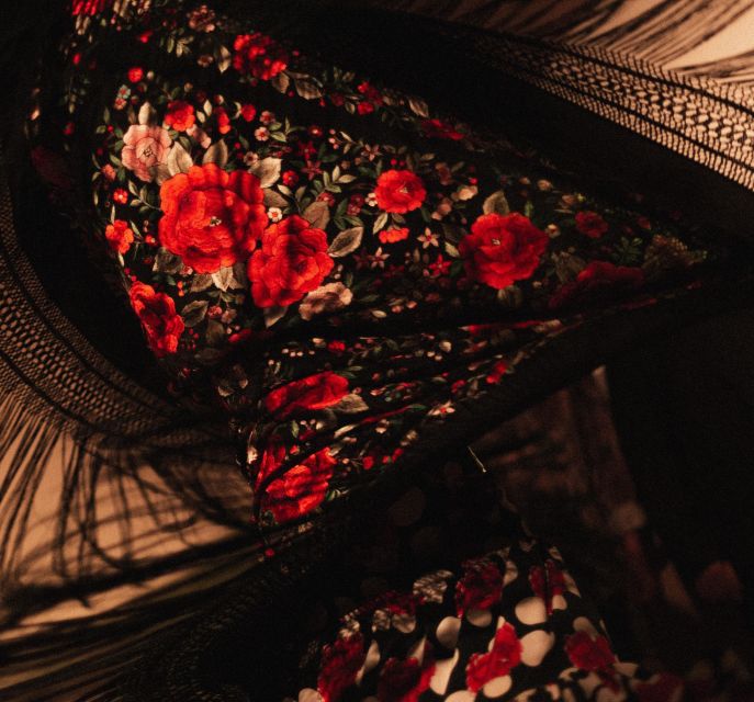 Madrid: 1-Hour Traditional Flamenco Show at Centro Cultural - Before and after in Chueca: gallery browsing and easy meal plans nearby
