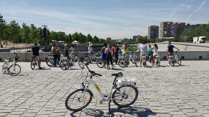 Madrid: 3-Hour Sightseeing Tour by Electric Bike - Getting Started at Calle de Santiago and Rolling from Plaza San Miguel