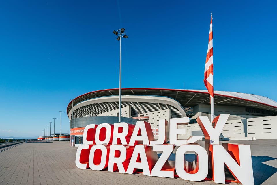 Madrid: Atlético de Madrid Stadium Entry - The stadium circuit: tunnel, pitch edge, locker room, and press spaces