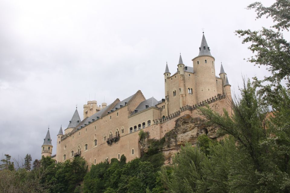 Madrid: Avila and Segovia Day Trip with Tickets to Monuments - Ávila’s walls: the medieval skyline you can walk right into