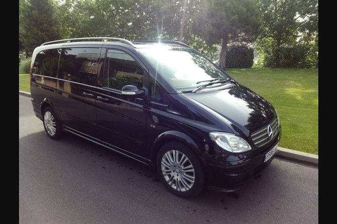Madrid Barajas Airport Private Transfer To Madrid City - Meeting your driver at Barajas: the name sign system
