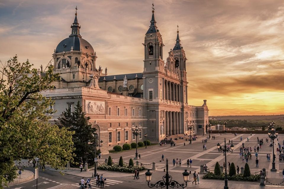 Madrid: City Highlights Guided Walking Tour - Royal Palace Territory: Plaza de Oriente and the Philip IV Sculpture