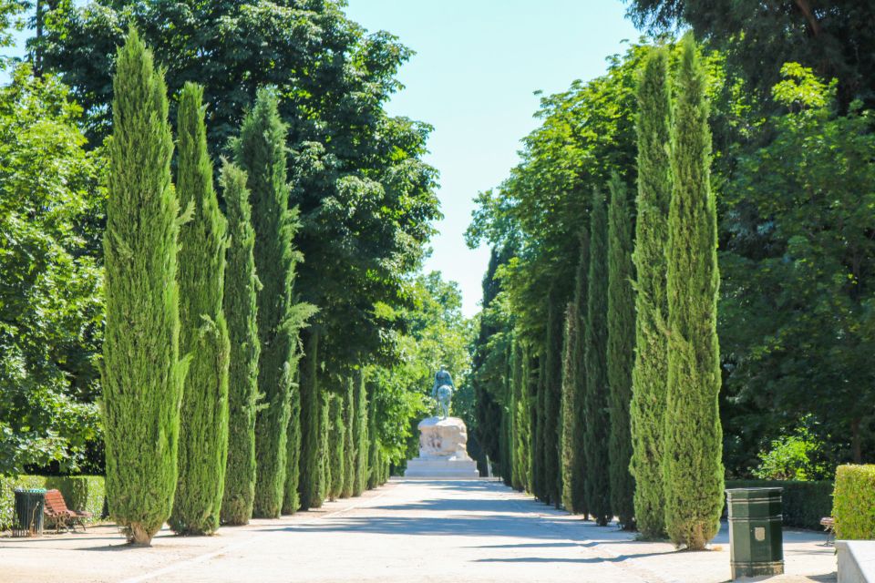 Madrid: El Retiro Park Self-Guided Audio Tour - Casón del Buen Retiro: the kind of stop you understand better with narration
