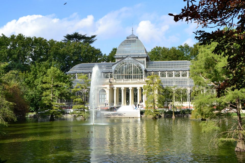 Madrid: El Retiro Park Self-Guided Audio Tour - Galapagos Fountain: a classic “stop, listen, look” moment