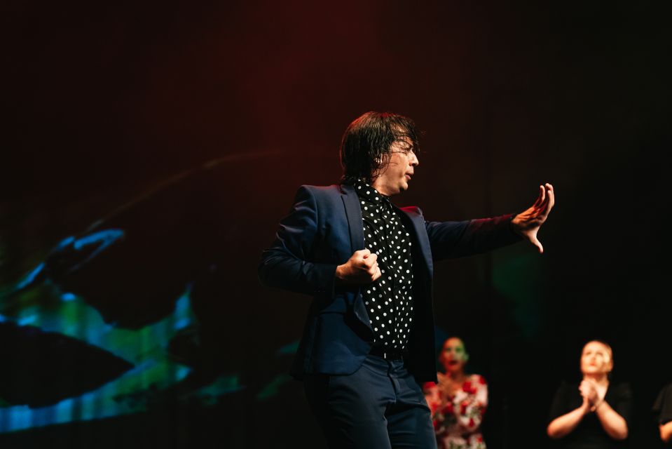 Madrid: "Emociones" Live Flamenco Performance - Choosing seats: front rows, tables, and why layout changes your night