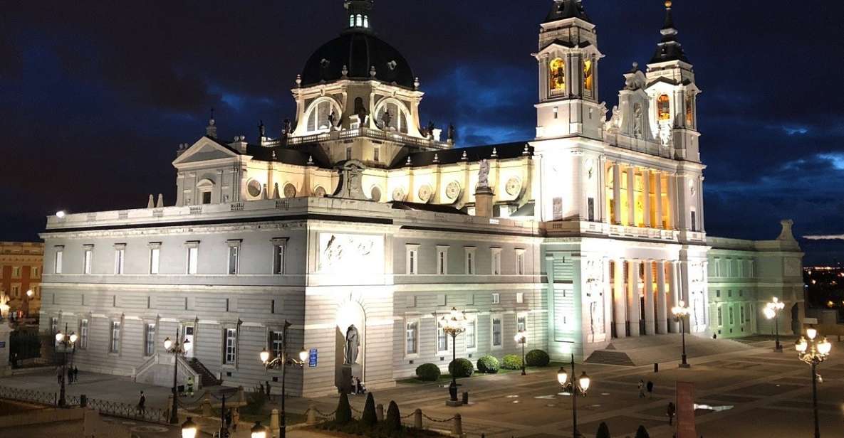 Madrid: Enchanted Evening Walking Tour in Spanish - Key Things I’d Pay Attention To
