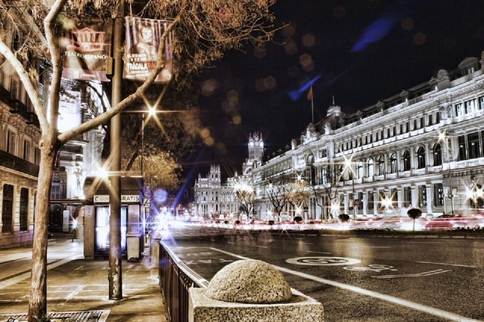 Madrid: Enchanted Evening Walking Tour in Spanish - Puerta del Sol: How the City’s Development Gets Explained