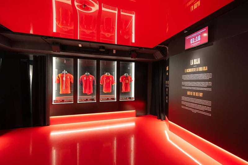 Madrid: Entry Ticket to Legends The Home of Football Museum - World Cup history in 4D cinema: how the tech shapes the story