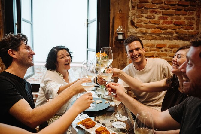Madrid Evening Tapas and Wine Guided Tour - What small-group guiding feels like in practice