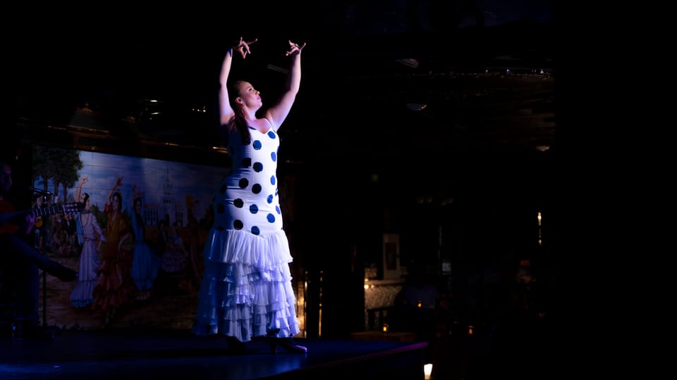 Madrid: Flamenco Show&Drink at Tablao 1911 (World's Oldest) - Inside the Room: Seating Zones and How to Choose Better