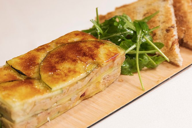 Madrid Gourmet Tapas Small Group Tour - Stop 4: a local favorite that also draws famous guests