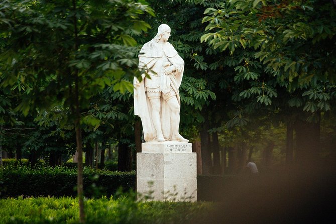 Madrid Highlights and Hidden Gems Private Tour with a Guide - Price and Value: Is $127.03 Worth It?