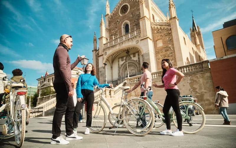 Madrid: Highlights Guided Vintage Bike Tour and Tapas Option - Key highlights that matter