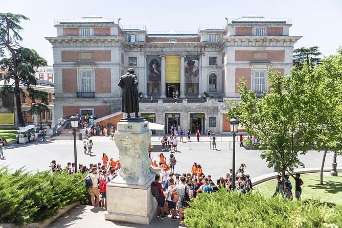 Madrid Highlights Tour with Santiago Bernabeu Stadium Entrance - Bus Loop Through Central Madrid: From Plaza Mayor to the Manzanares Views