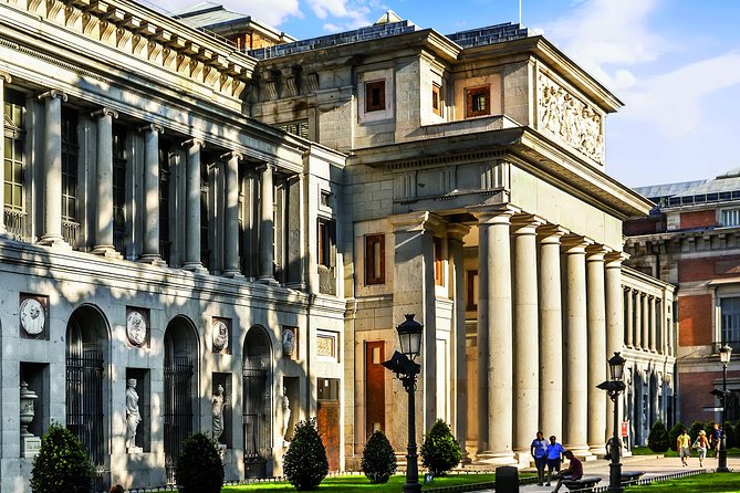 Madrid Highlights with Prado Museum Admission Ticket - The Morning Coach Loop: Moorish Roots, Los Austrias, and Royal Power