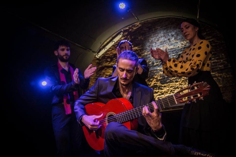 Madrid: La Cueva de Lola Flamenco Show Tickets with Drink - La Cueva de Lola: a real Madrid cave for singing, guitar, and dance