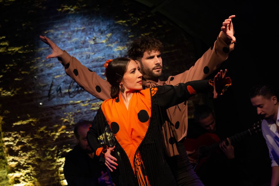 Madrid: La Cueva de Lola Flamenco Show Tickets with Drink - Tips to make your night smoother