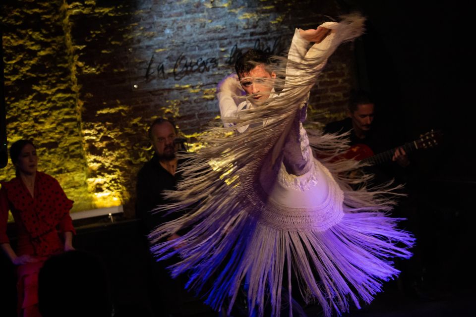 Madrid: La Cueva de Lola Flamenco Show Tickets with Drink - The one-hour show: what your evening actually looks like