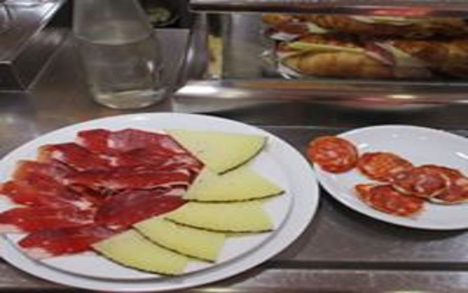 Madrid: Old Madrid Walking Food and Wine Tour - Chocolate con Churros Upgrade: A Sweet Ending That Fits Madrid