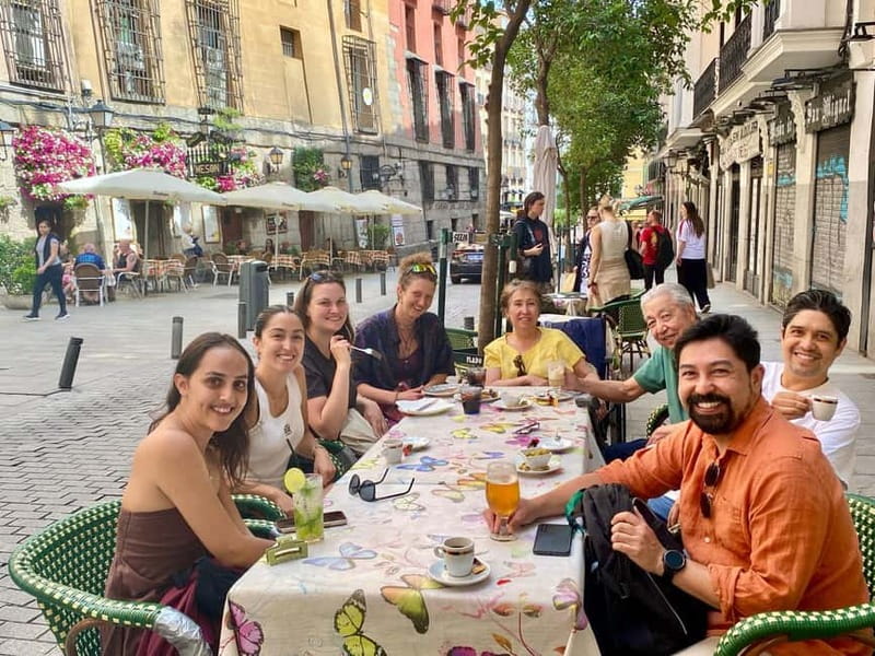Madrid: Old Town, Poets District, and Royal Palace Tour - Meeting the guide at Lope de Vega’s doorstep