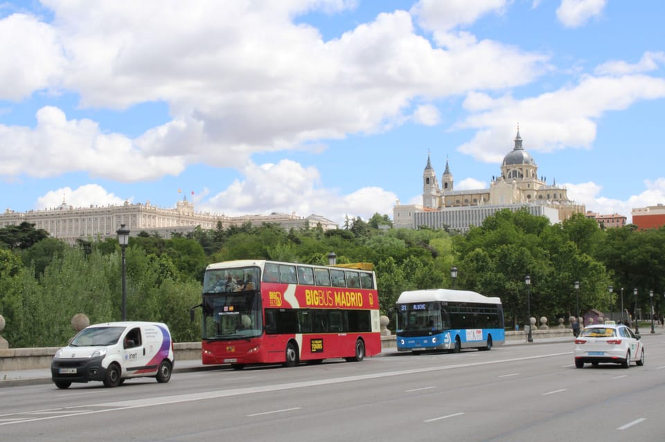 Madrid: Open-Top Big Bus Sightseeing Tour with Live Guide - Key points before you go