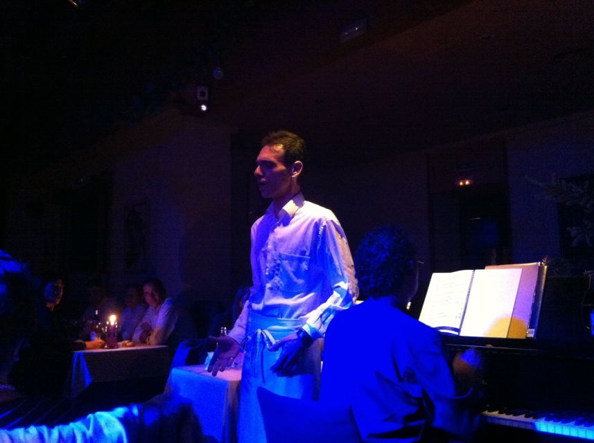 Madrid: Opera and Zarzuela Show and Dinner - What you’ll hear: zarzuela lyric singing with an audience-first feel