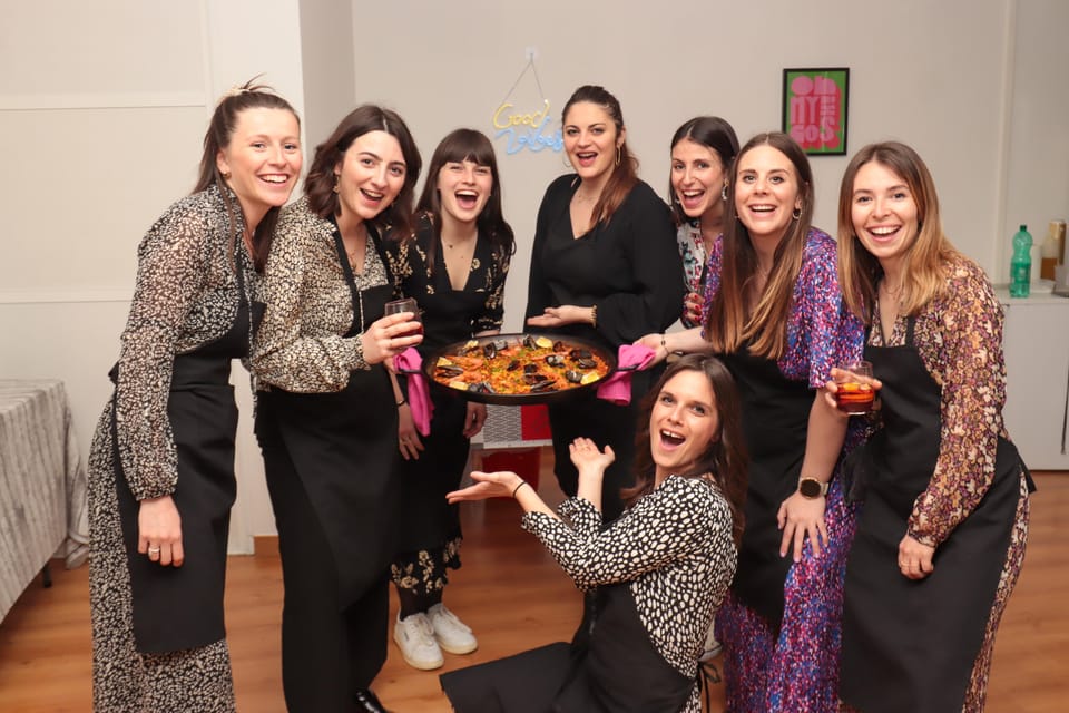 Madrid: Paella and Sangria Workshop in the City Center - The 3-hour flow: sangria first, then paella step by step