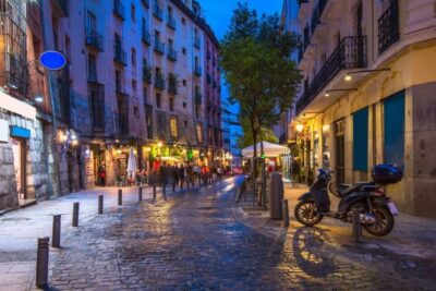 Madrid: Panoramic Open-Top Bus Day or Night Tour with Guide - 3) Where you meet by Neptune Fountain (Big Bus Stop #1) and how to show up ready